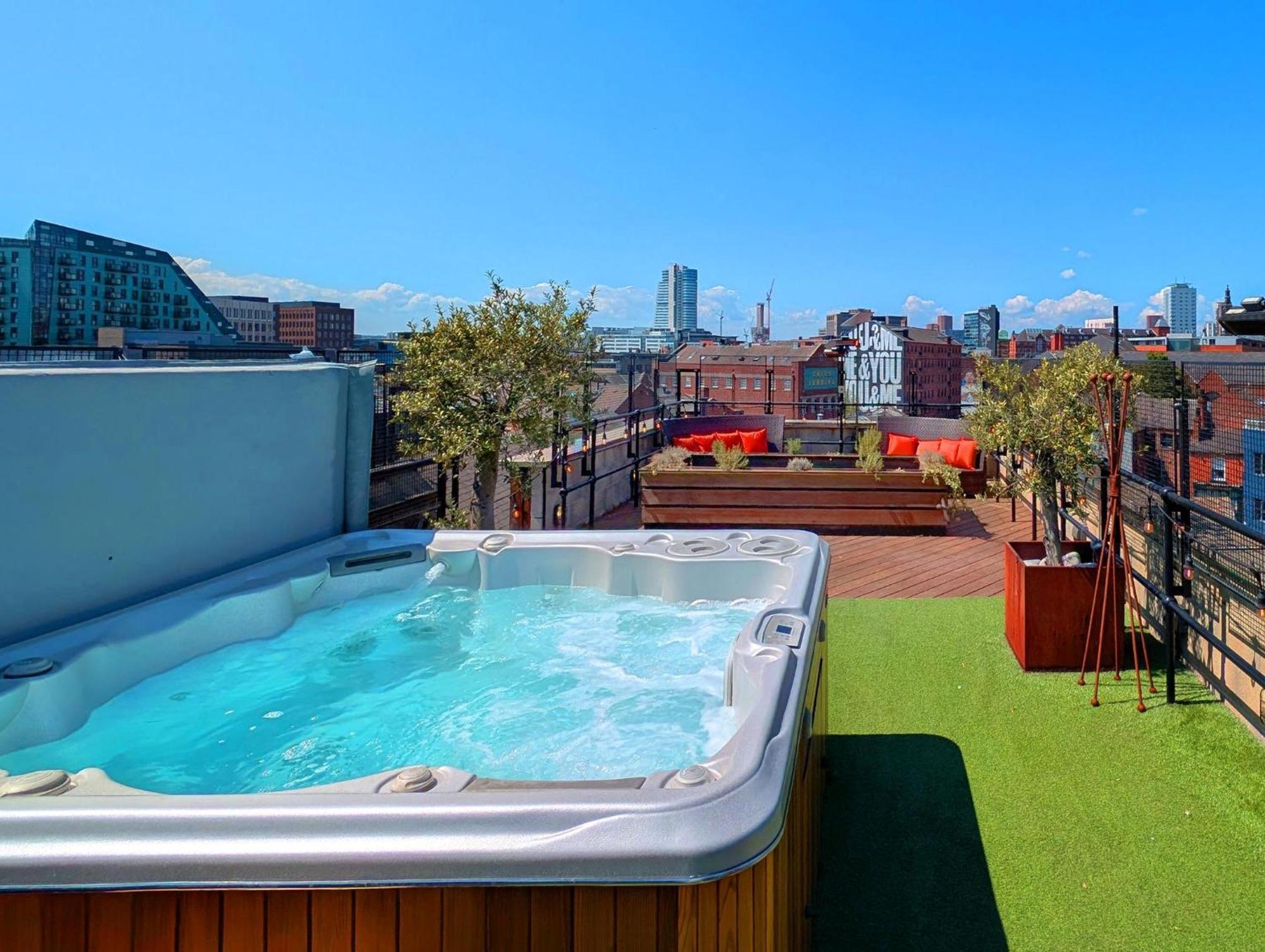 The Bells - Luxury Serviced Apartments Лідс Екстер'єр фото