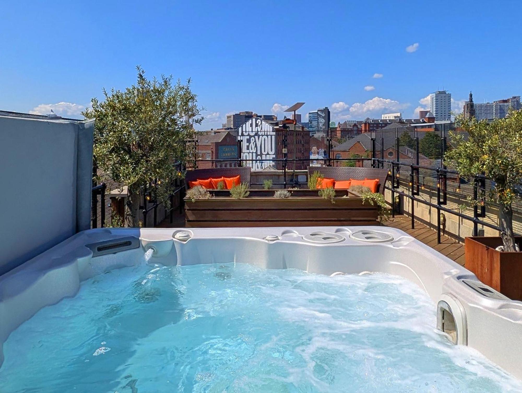 The Bells - Luxury Serviced Apartments Лідс Екстер'єр фото